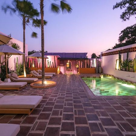 El Barrio Boutique Hotel & Bar Canggu  Luaran gambar