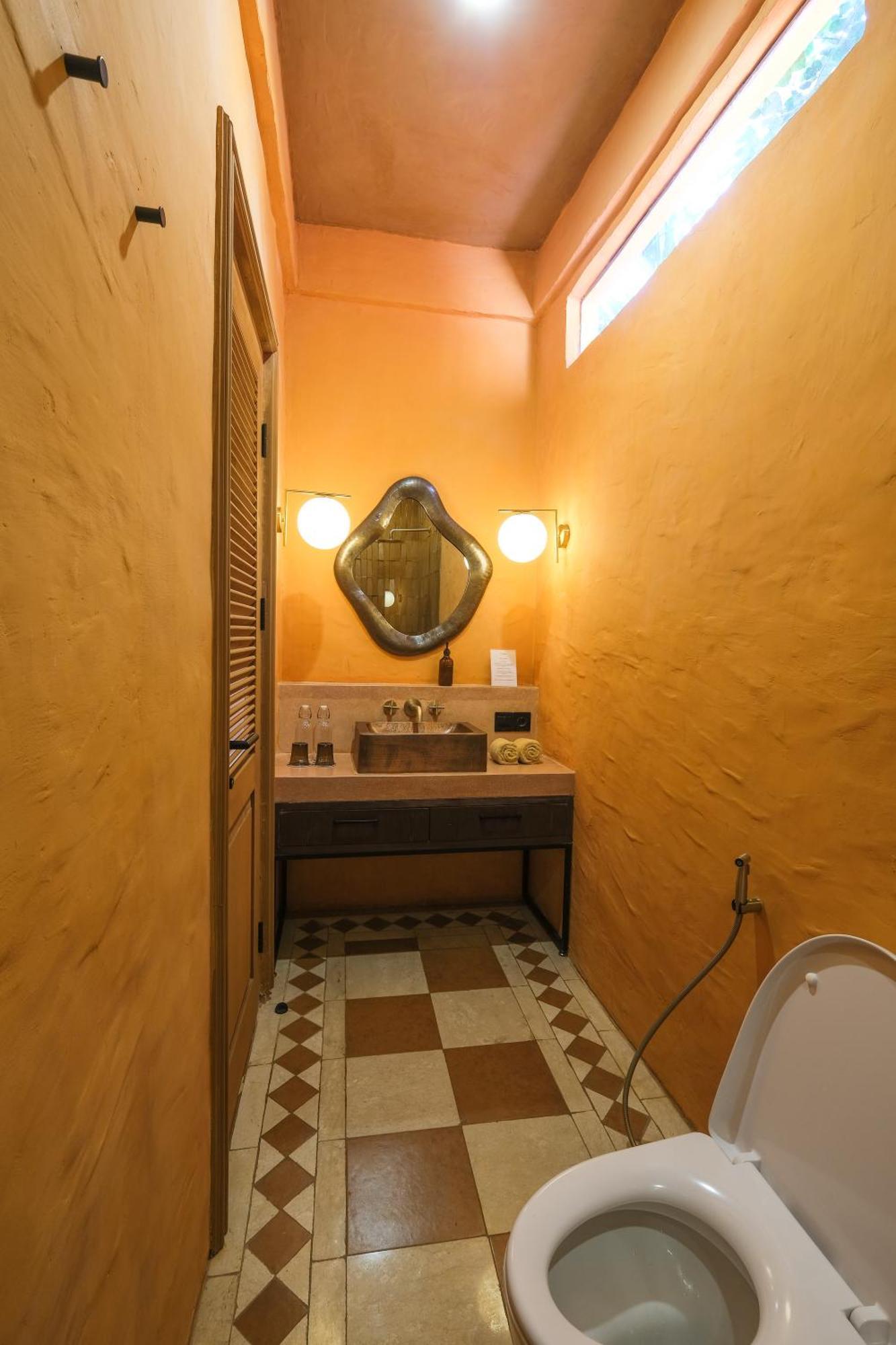 El Barrio Boutique Hotel & Bar Canggu  Bilik gambar