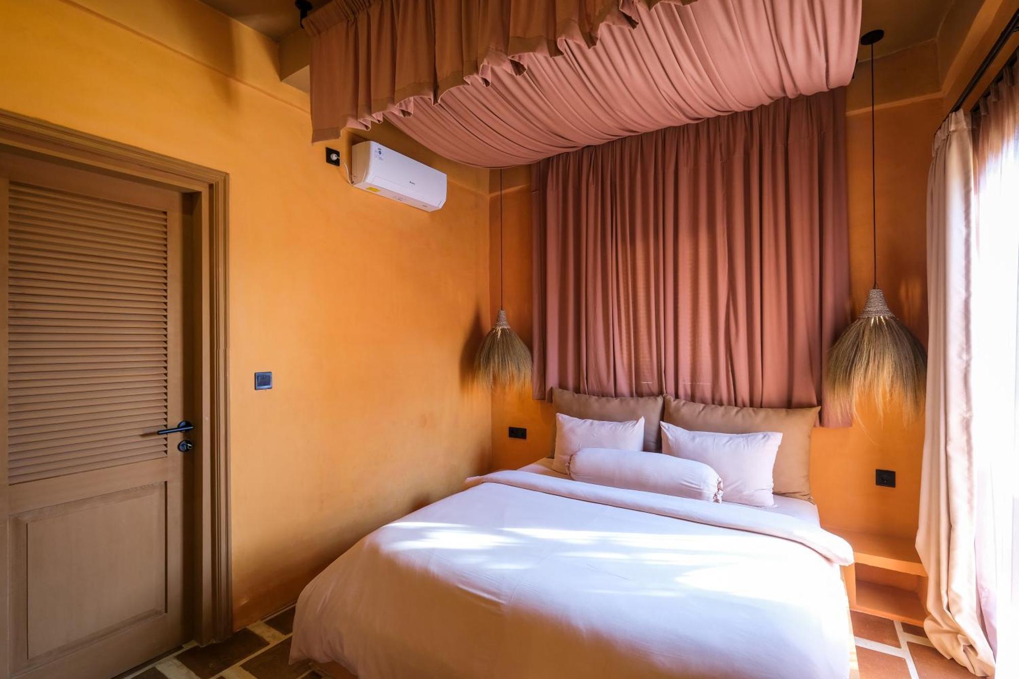 El Barrio Boutique Hotel & Bar Canggu  Bilik gambar